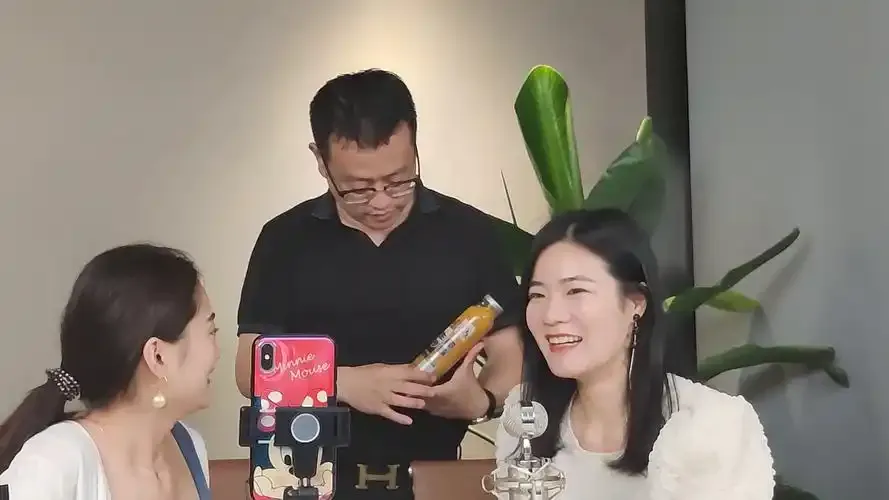 千金直播用户评价头像展示图